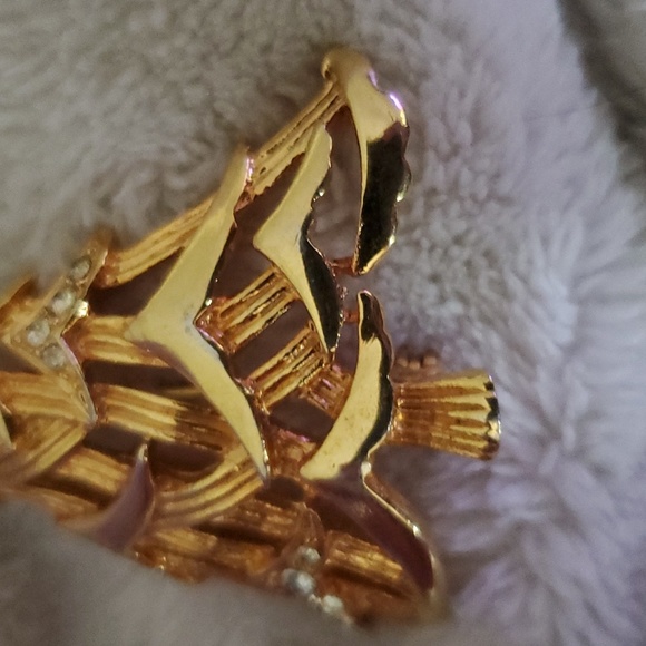 Vintage COREL Gold-Toned Christmas Tree Pin Brooch  Rhinestone Textured Branches - Picture 5 of 6